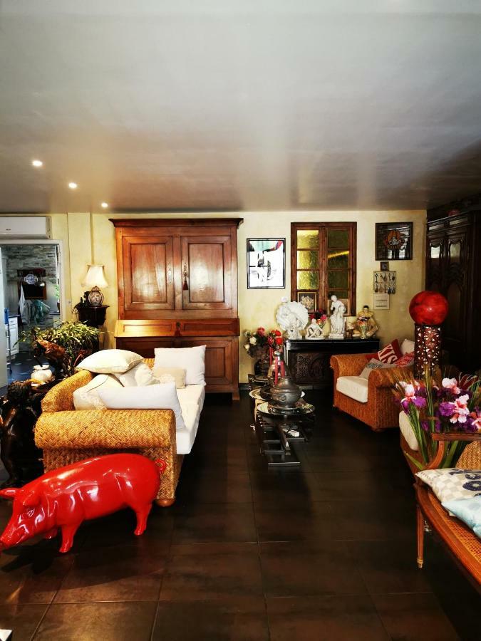 Bar B'rock Hotel *